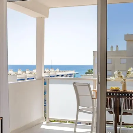 Apartment Newly Renovated And 100 Metres From Beach Rdr396 *
